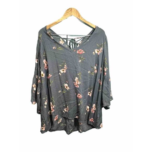 Torrid size 2 Floral Blue Lace Up Back Tunic Top 2X Flutter Sleeve rayon NWT - Picture 1 of 9